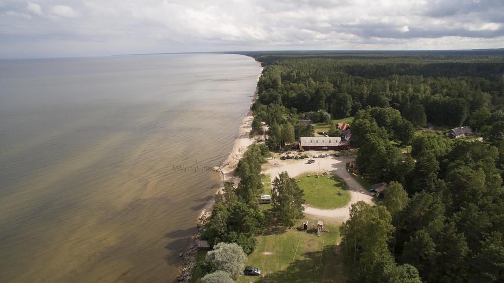 Hotel Viesu Nams Melnsils Esterno foto